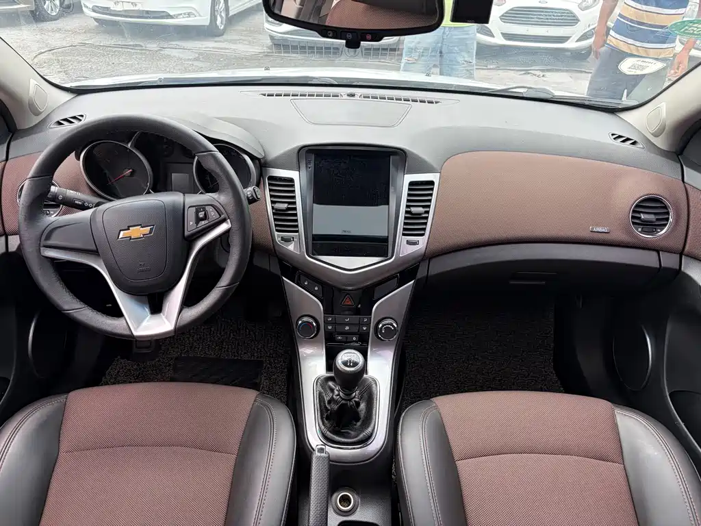 Cruze 2013 hatchback 1.6L manual luxury model купить на сайте DeffCars