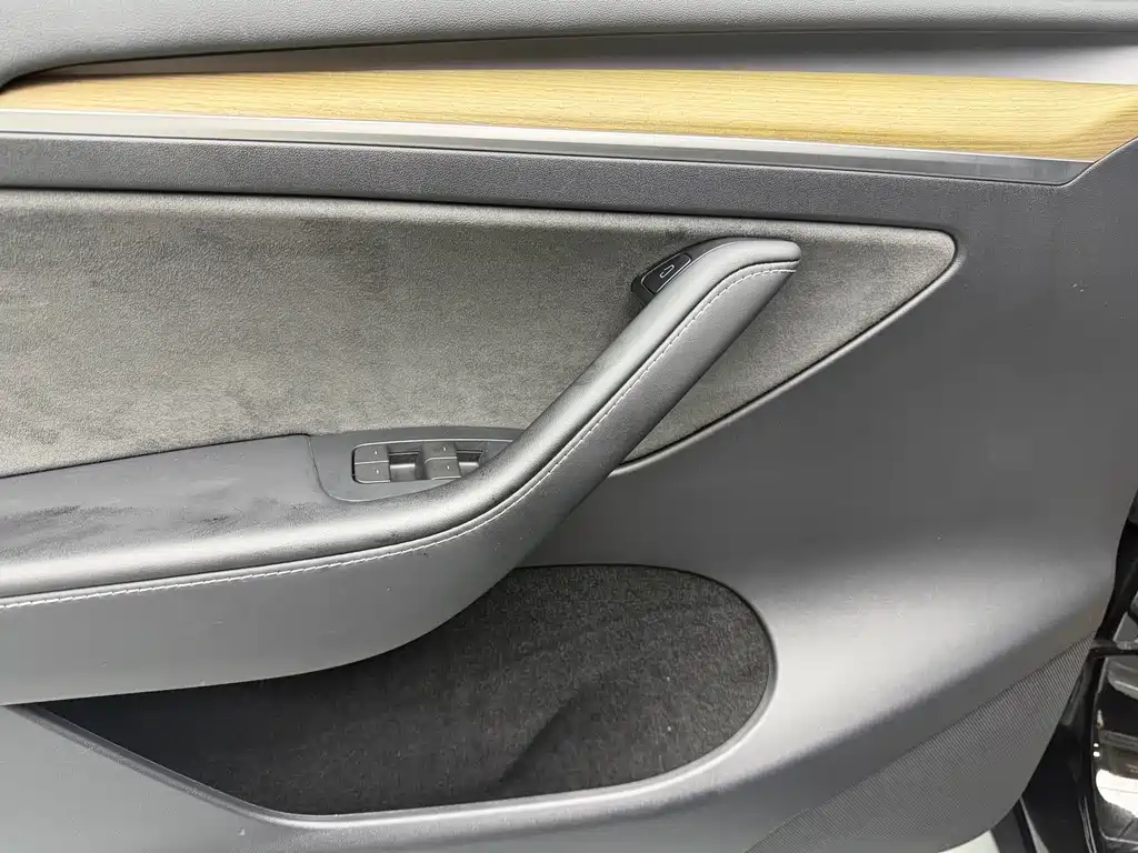 Model Y 2022 facelift rear-wheel drive version купить на сайте DeffCars