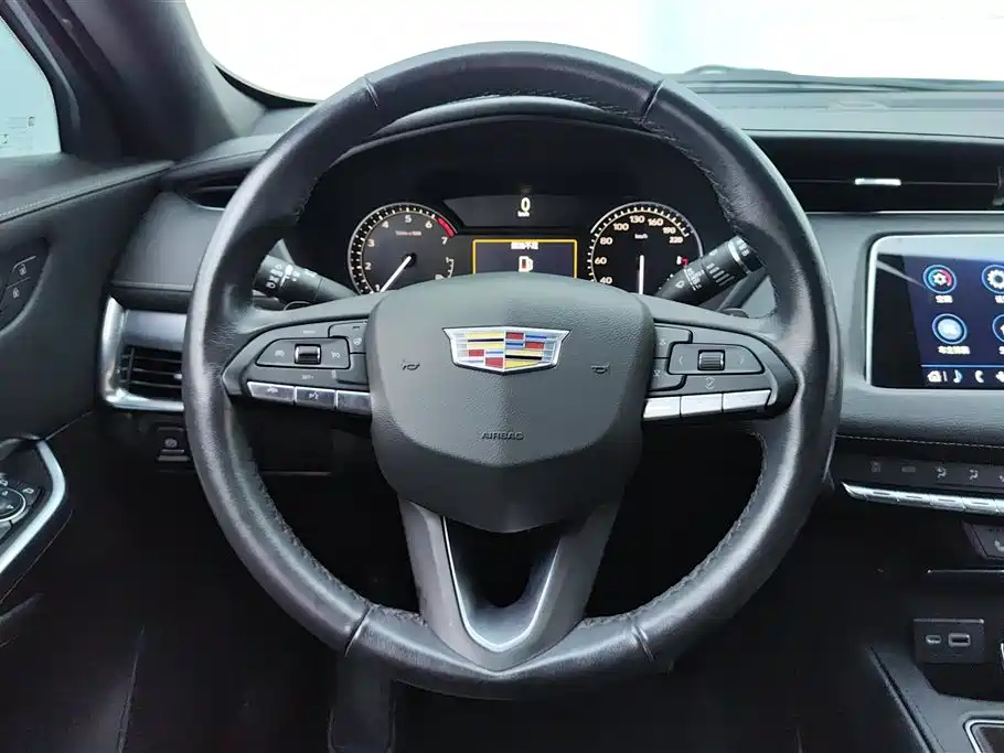 Cadillac XT4 2021 28T two-wheel drive luxury model купить на сайте DeffCars