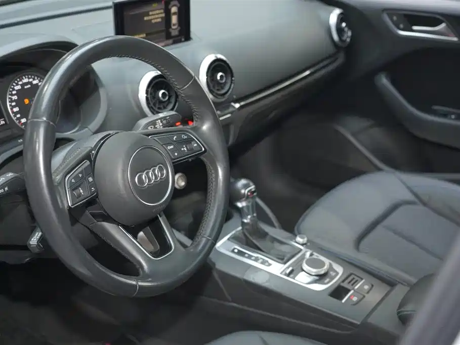 Audi A3 2020 Limousine 35 TFSI Fashion Type National VI купить на сайте DeffCars