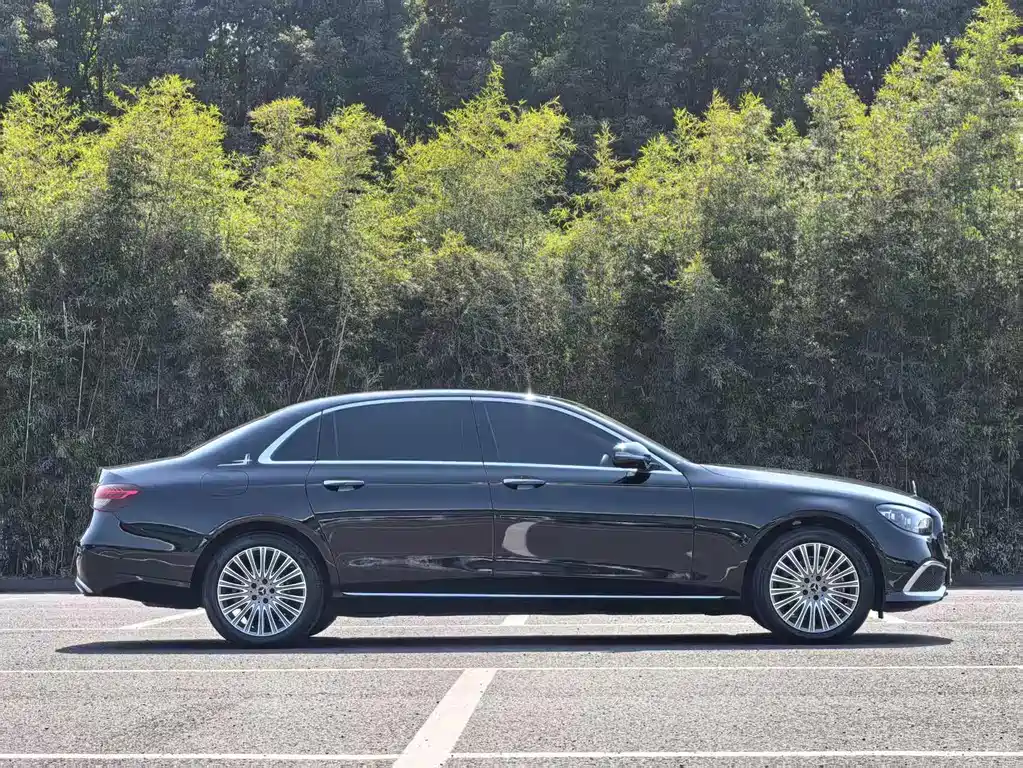 Mercedes-Benz E-Class 2022 E 300 L Premium Model купить на сайте DeffCars