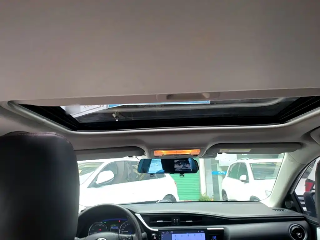 Corolla Dual Engine E+ 2019 1.8L E-CVT leading version купить на сайте DeffCars