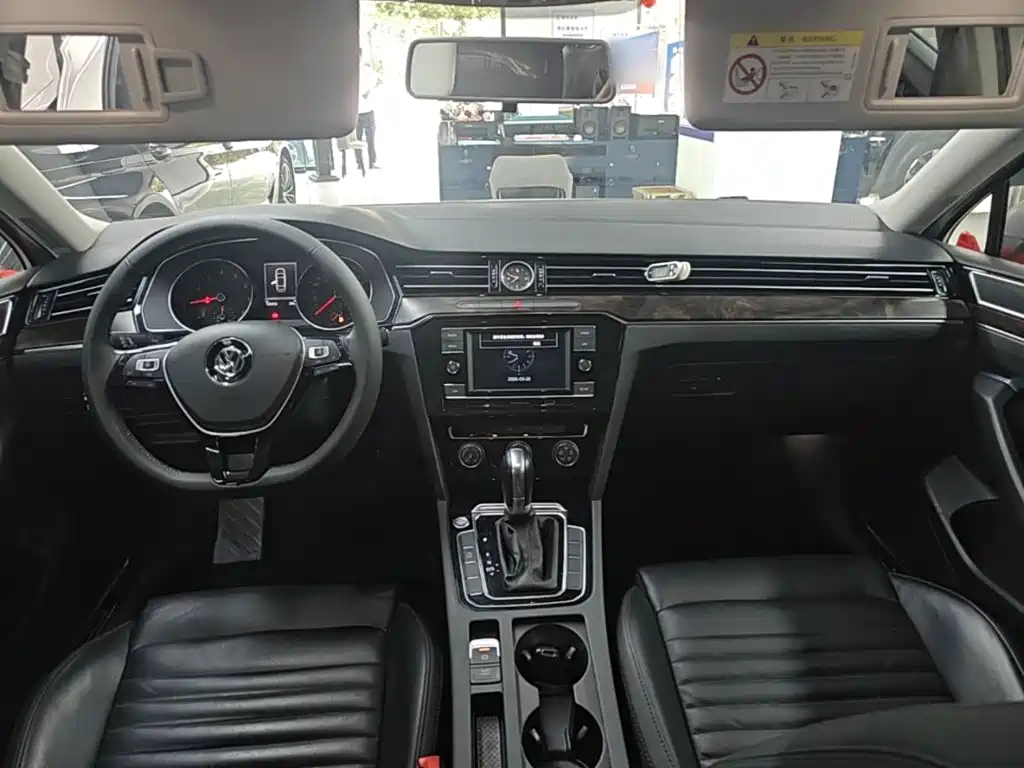 MAGOTAN 2019 330TSI DSG leading model National VI купить на сайте DeffCars