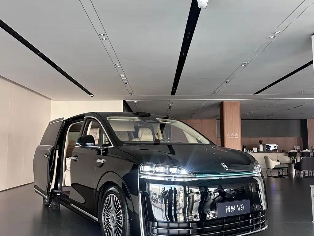 Luxeed V9 2026 Ultra купить на сайте DeffCars