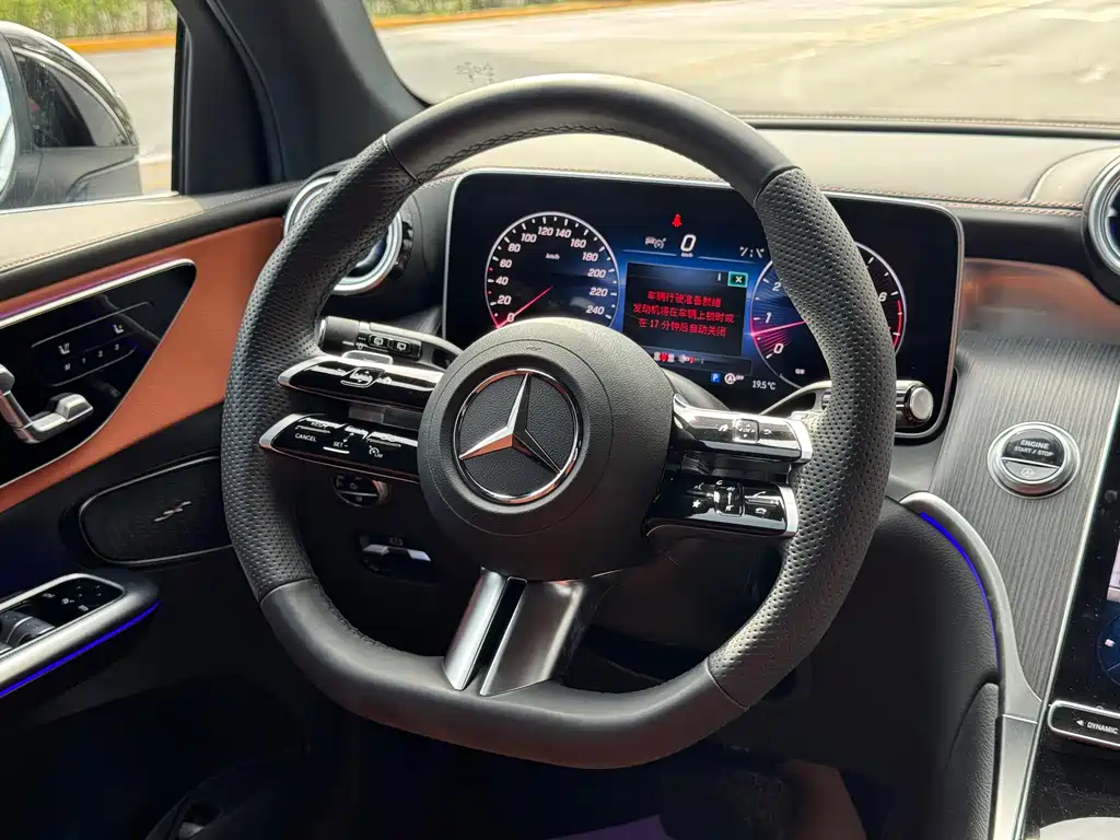 Mercedes-Benz GLC 2024 GLC 260 L 4MATIC luxury model 5 seats купить на сайте DeffCars