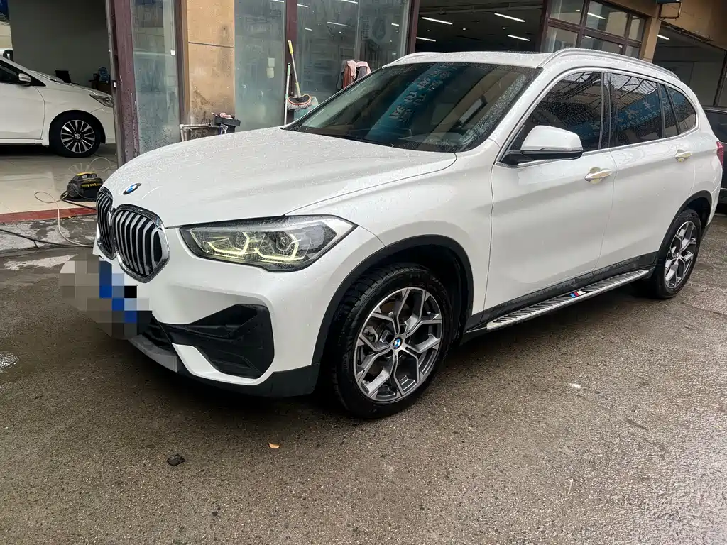 BMW X1 2021 sDrive25Li Leading Model купить на сайте DeffCars
