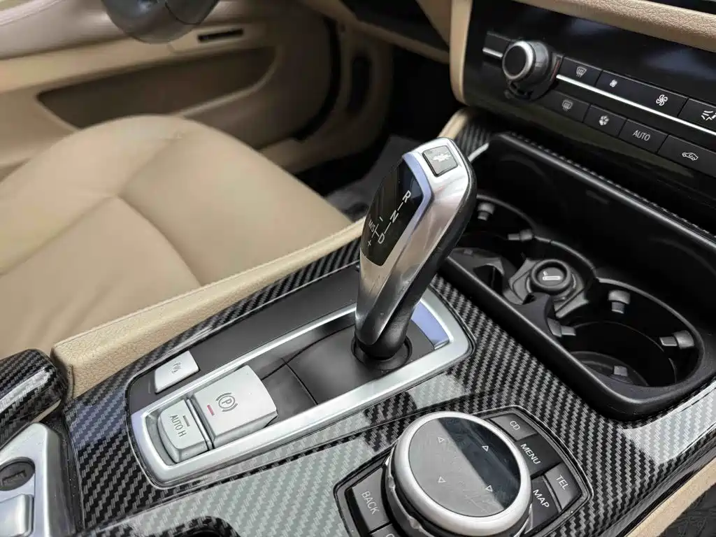BMW 5 Series 2011 520Li Elegant купить на сайте DeffCars