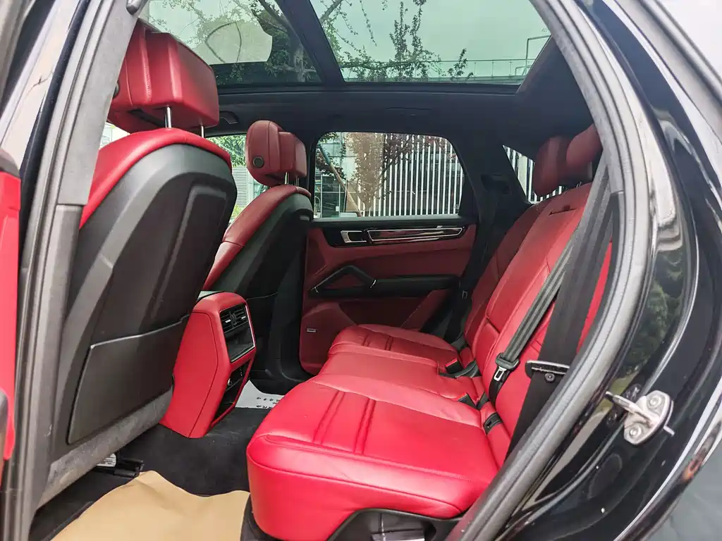 Cayenne New Energy 2021 Cayenne E-Hybrid 2.0T купить на сайте DeffCars
