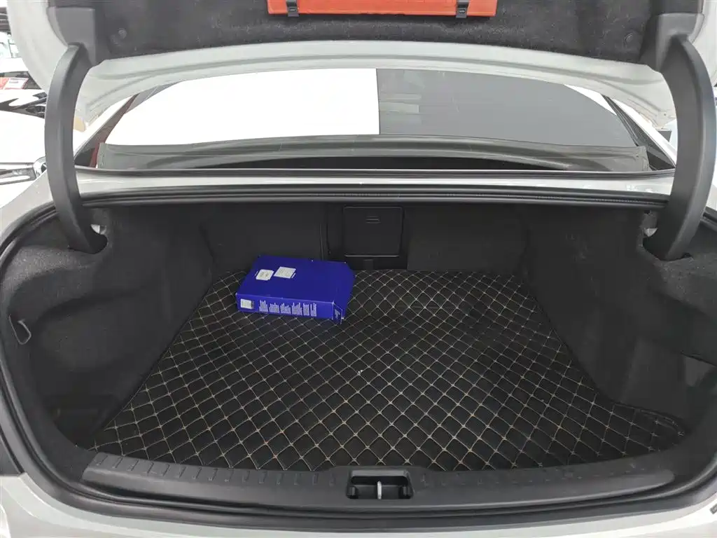 Volvo S60 2020 T4 Zhiyuan Luxury Edition купить на сайте DeffCars