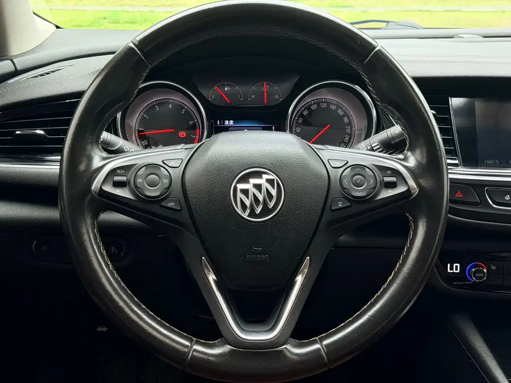 Regal 2019 20T Elite National VI купить на сайте DeffCars