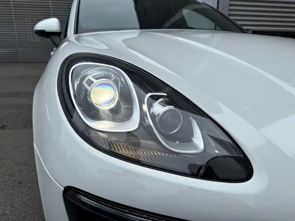 Macan 2014 Macan 2.0T купить на сайте DeffCars