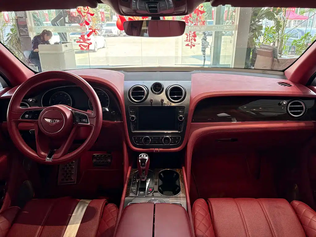 Bentayga 2017 6.0T Standard Edition купить на сайте DeffCars