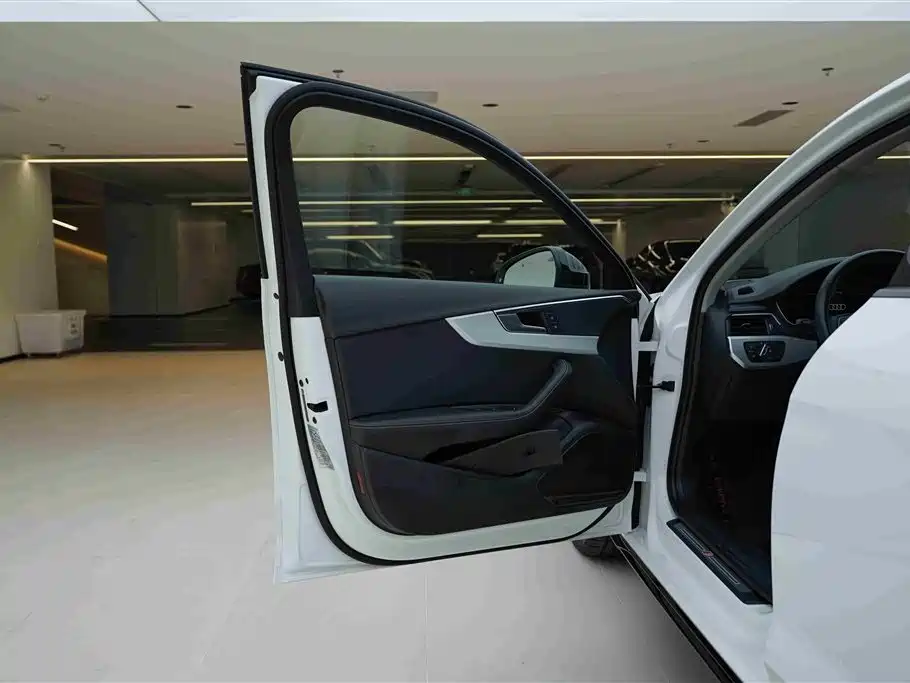 Audi A4L 2022 40 TFSI luxury and dynamic model купить на сайте DeffCars