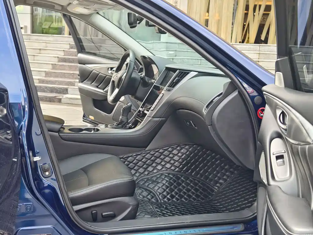 Infiniti Q50L 2022 2.0T Premium Edition купить на сайте DeffCars