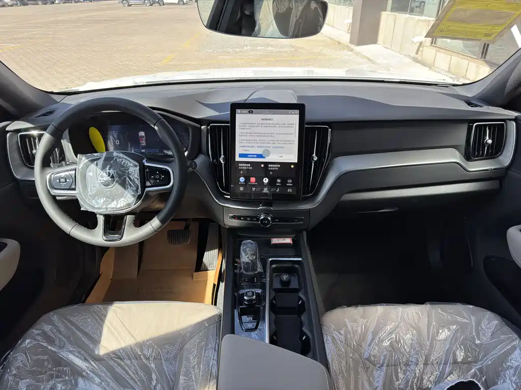 Volvo XC60 2026 B5 four-wheel drive Zhiyi Luxury Edition купить на сайте DeffCars