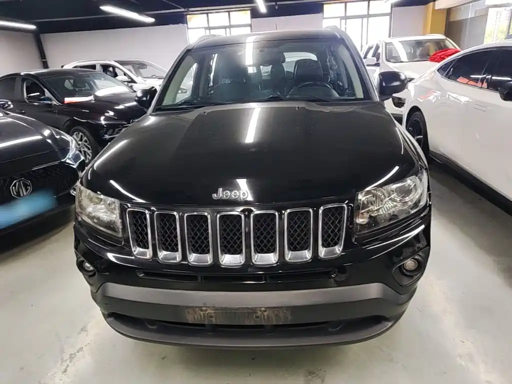 Compass imported 2014 facelift 2.0L two-wheel drive aggressive version купить на сайте DeffCars