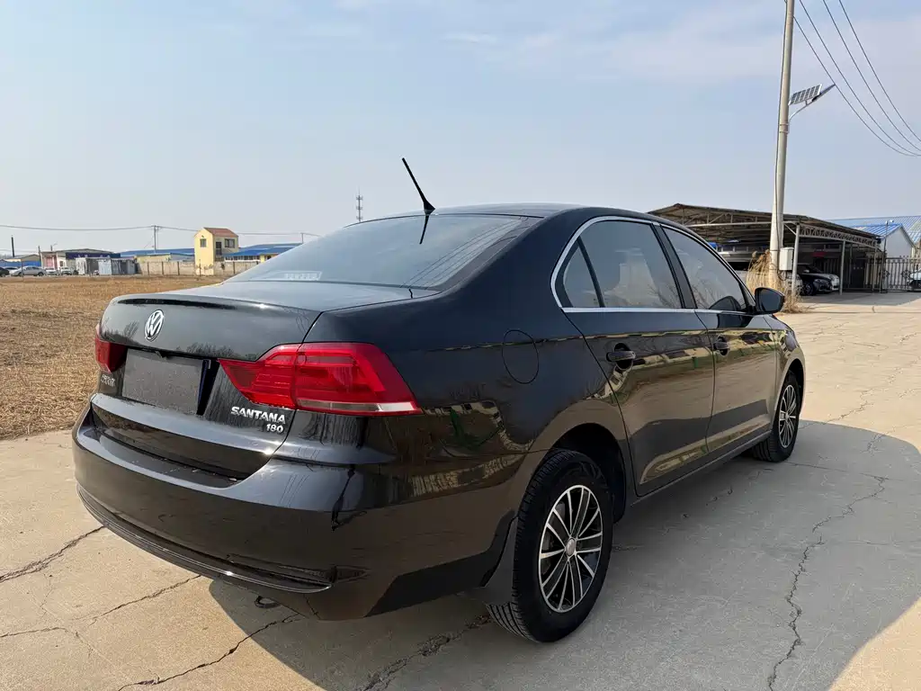 Santana 2016 1.6L Manual Fashion Edition купить на сайте DeffCars