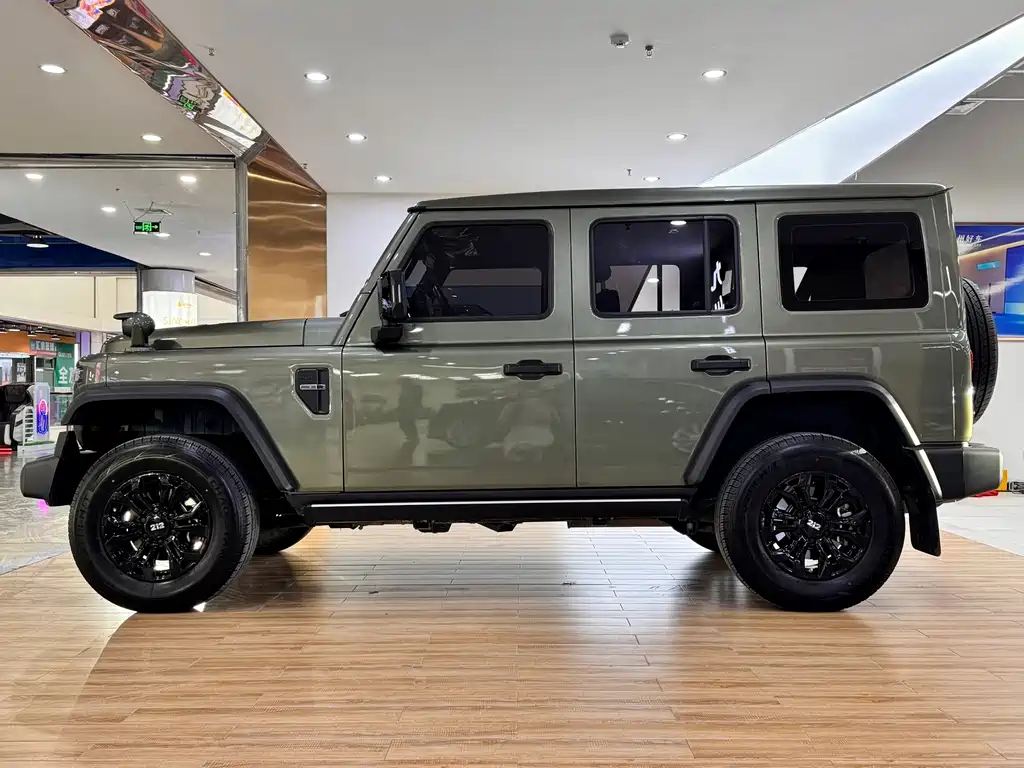 212 T01 2024 2.0T Explorer купить на сайте DeffCars