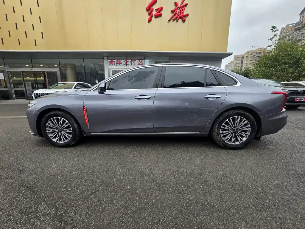 Hongqi H5 2023 1.5T DCT Zhilian Qiyun Edition купить на сайте DeffCars