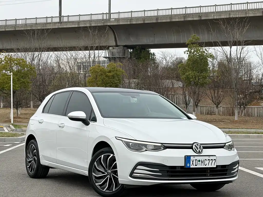 Golf 2023 facelift 200TSI DSG Pro купить на сайте DeffCars