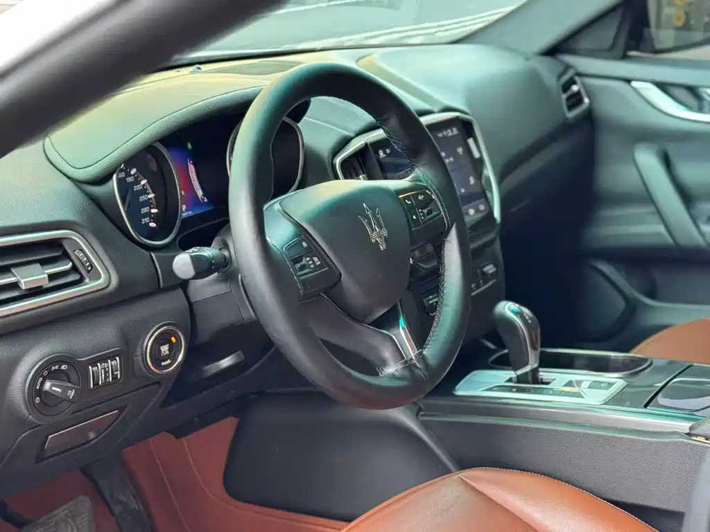 Ghibli 2014 3.0T Standard Edition купить на сайте DeffCars