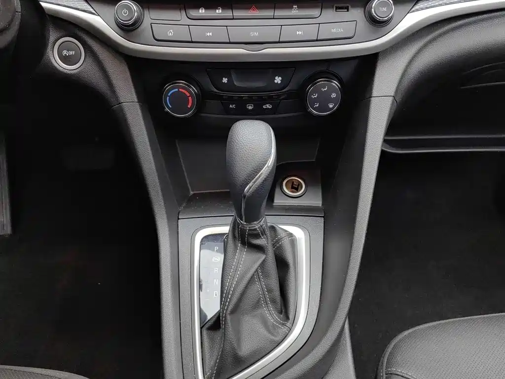 Yinglang 2021 facelift 1.3T automatic light hybrid aggressive model купить на сайте DeffCars