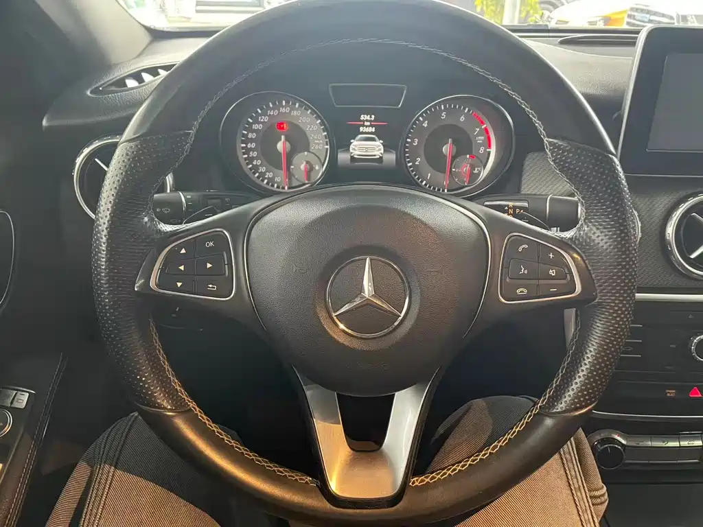 Mercedes-Benz GLA 2016 GLA 200 Dynamic купить на сайте DeffCars