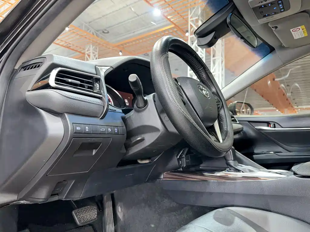 Camry 2018 2.0G Deluxe Edition купить на сайте DeffCars