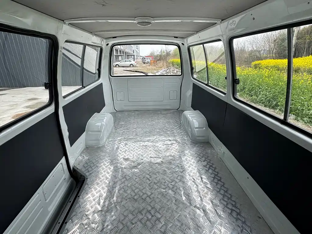 Jinbei Hiace 2016 2.0L Comfort V19 купить на сайте DeffCars