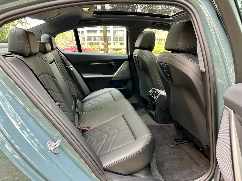 BMW 5 Series Imported 2024 525i M Sports Package купить на сайте DeffCars