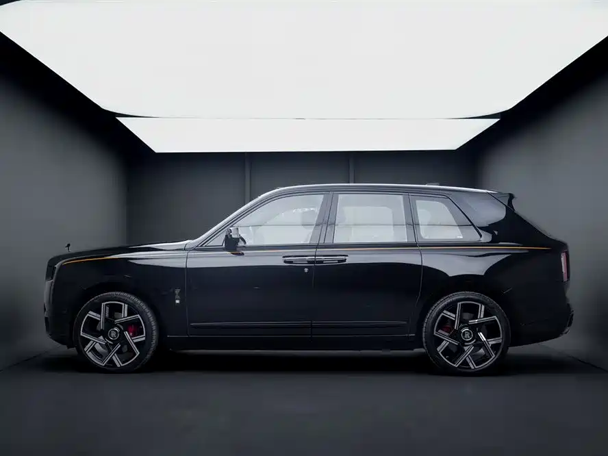 Cullinan 2020 Black Badge купить на сайте DeffCars