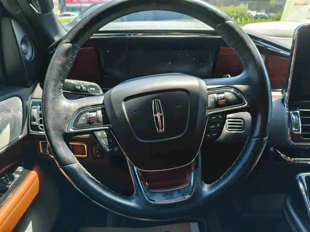 Navigator 2022 3.5T Honor Edition купить на сайте DeffCars