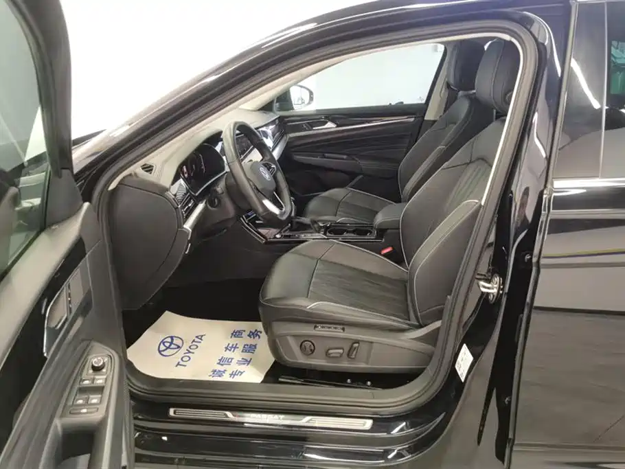 Passat 2022 330TSI Deluxe Edition купить на сайте DeffCars