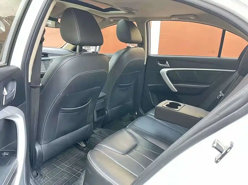 Emgrand 2017 Sedan Million Model 1.3T CVT Premium Model купить на сайте DeffCars