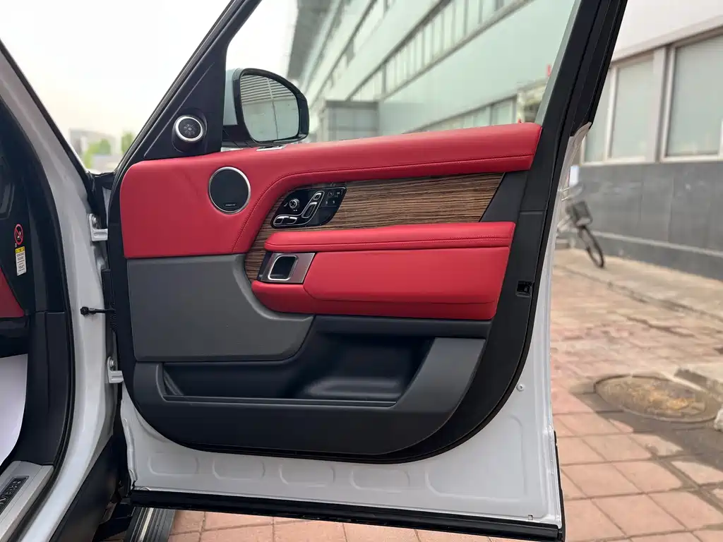 Range Rover 2019 3.0 SC V6 Legendary Extended Edition купить на сайте DeffCars