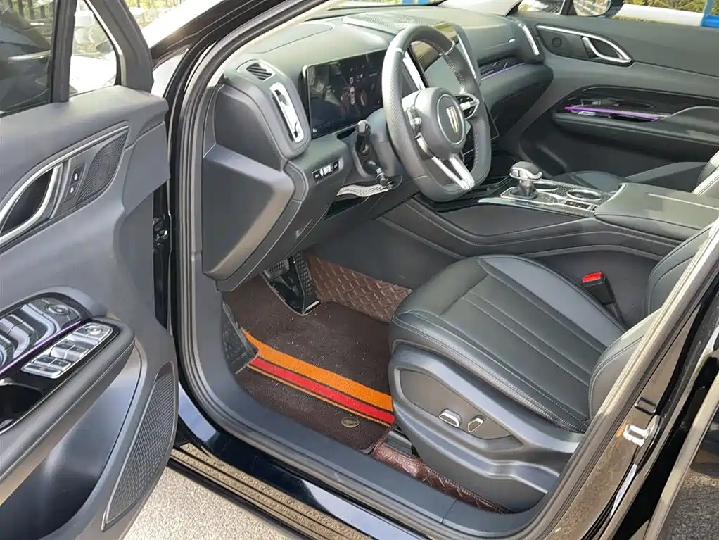 Hongqi HS3 2023 1.5T two-wheel drive good version купить на сайте DeffCars