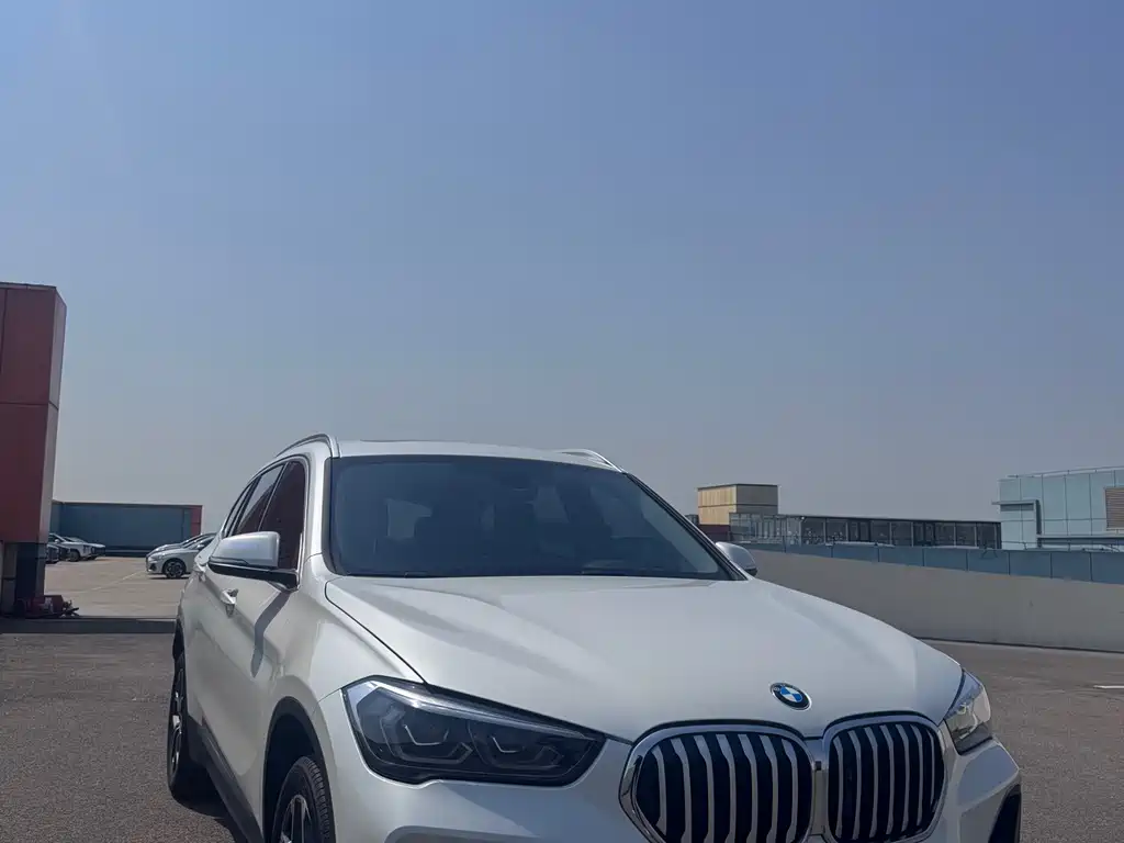 BMW X1 2022 sDrive25Li Leading Model купить на сайте DeffCars