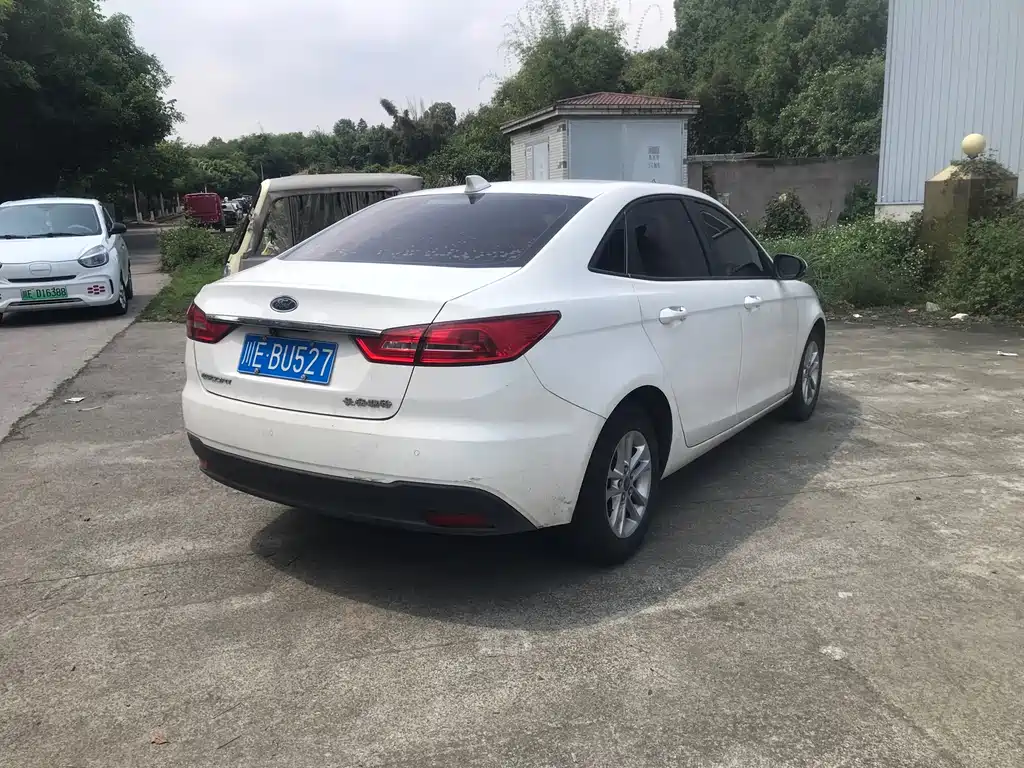 Escort 2019 facelift 1.5L manual quality model (tire pressure monitoring) National VI купить на сайте DeffCars
