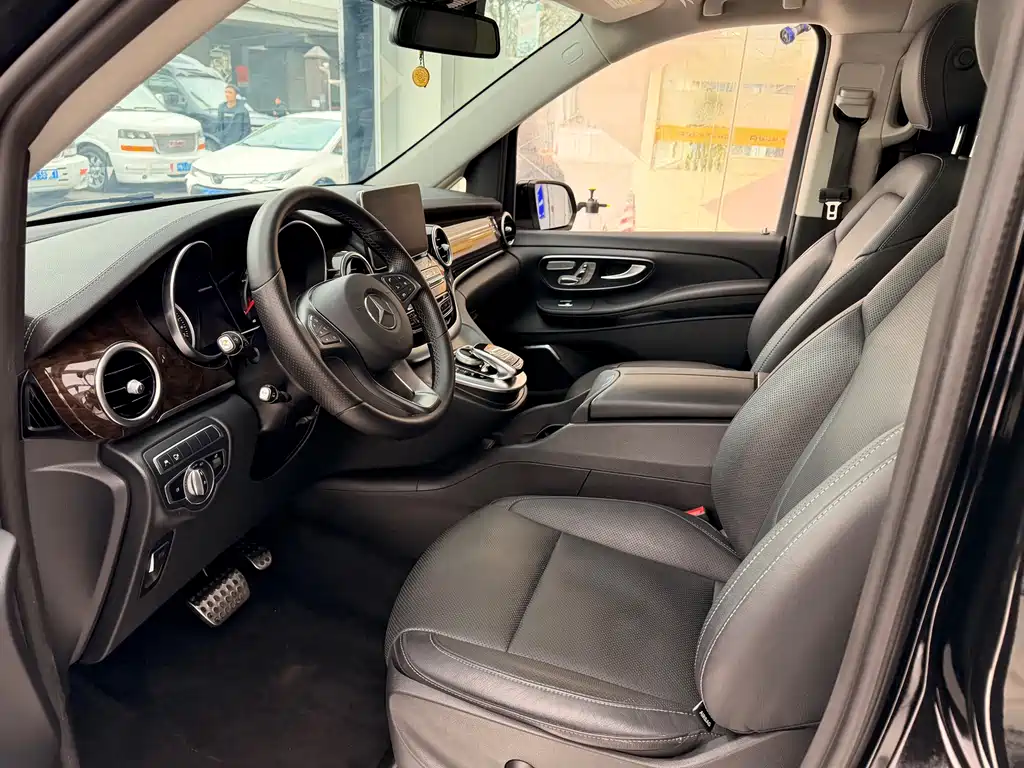 Mercedes-Benz V-Class 2018 V 260 L Premium Extended Edition National VI купить на сайте DeffCars