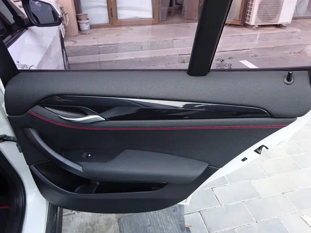 BMW X1 2013 sDrive18i Sports Design Package купить на сайте DeffCars