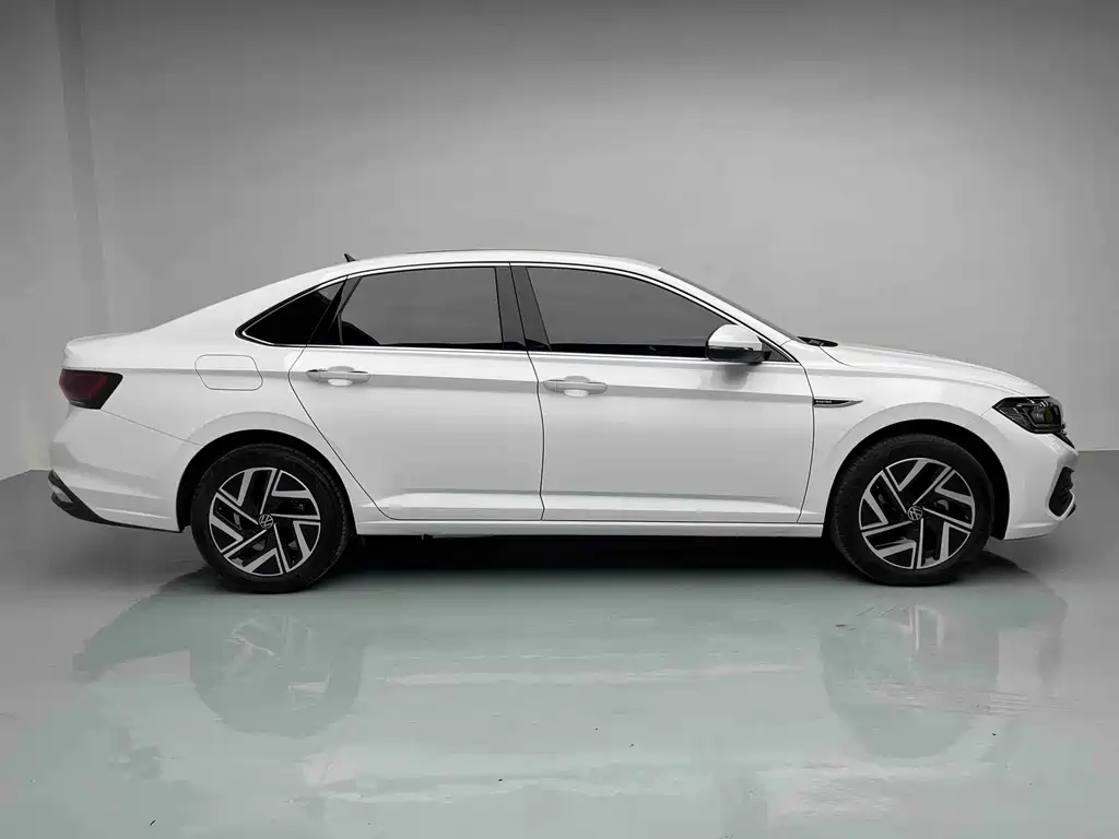 Sagitar 2025 facelift 2 300TSI DSG transcendent version купить на сайте DeffCars