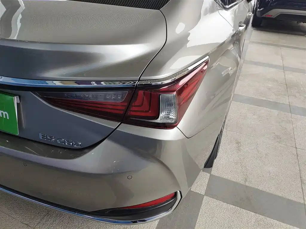 Lexus ES 2018 260 Excellence Edition National V купить на сайте DeffCars