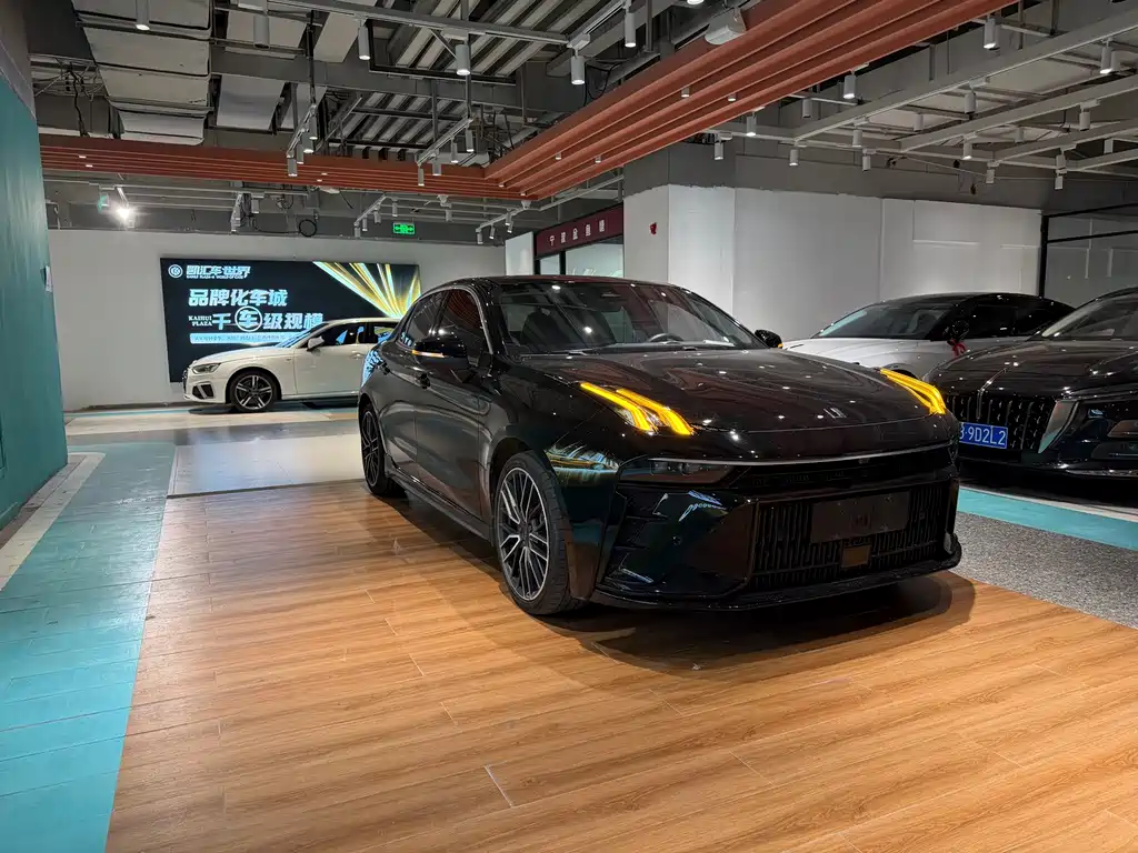 Lynk & Co 03 2023 2.0TD DCT Pro купить на сайте DeffCars