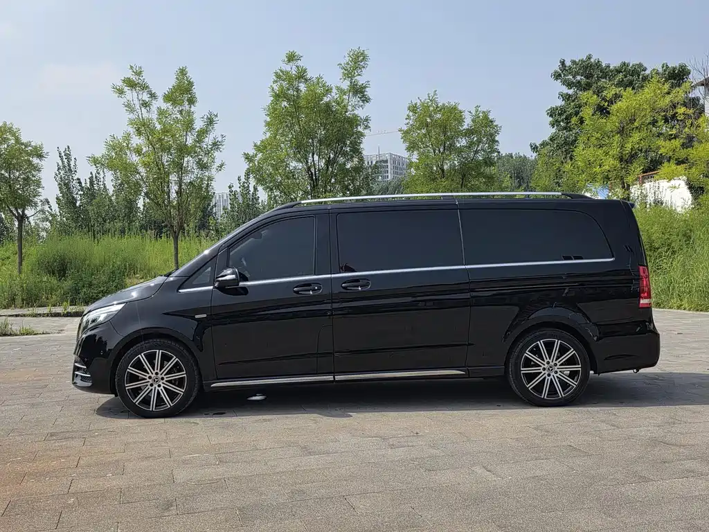 Mercedes-Benz V-Class 2022 V 260 L Long Wheelbase Luxury Edition купить на сайте DeffCars
