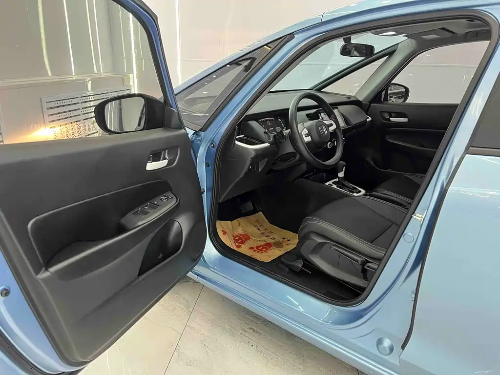 Fit 2022 1.5L CVT Trendy Sunroof Edition купить на сайте DeffCars