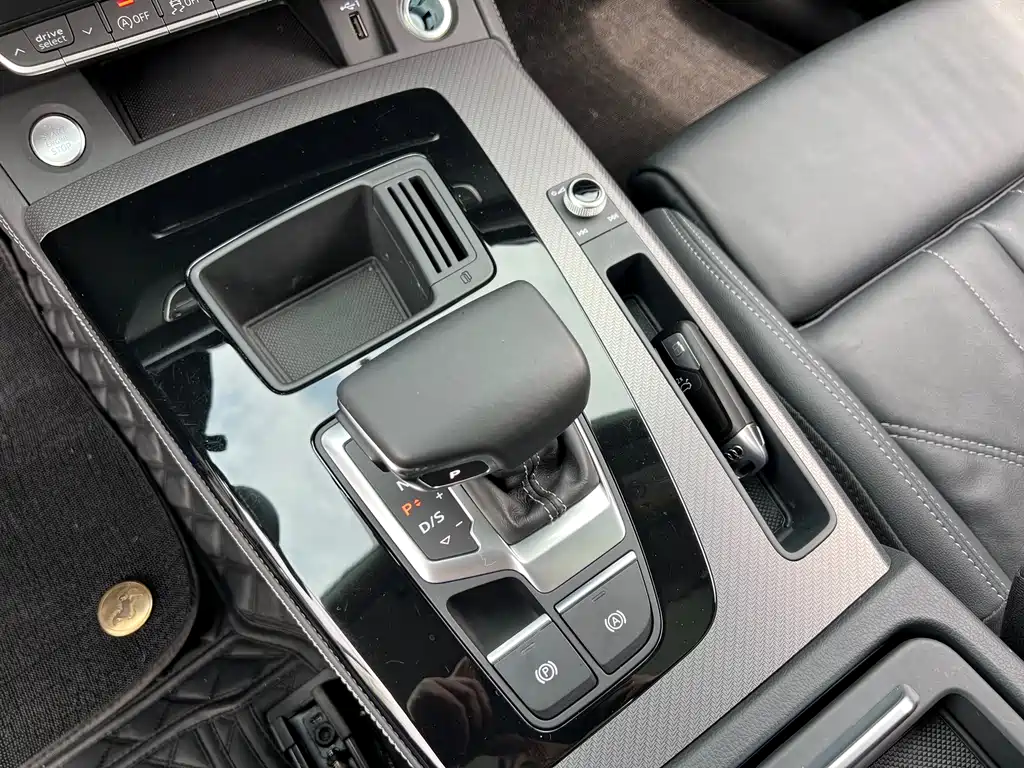 Audi Q5L 2022 45T luxury and dynamic model купить на сайте DeffCars