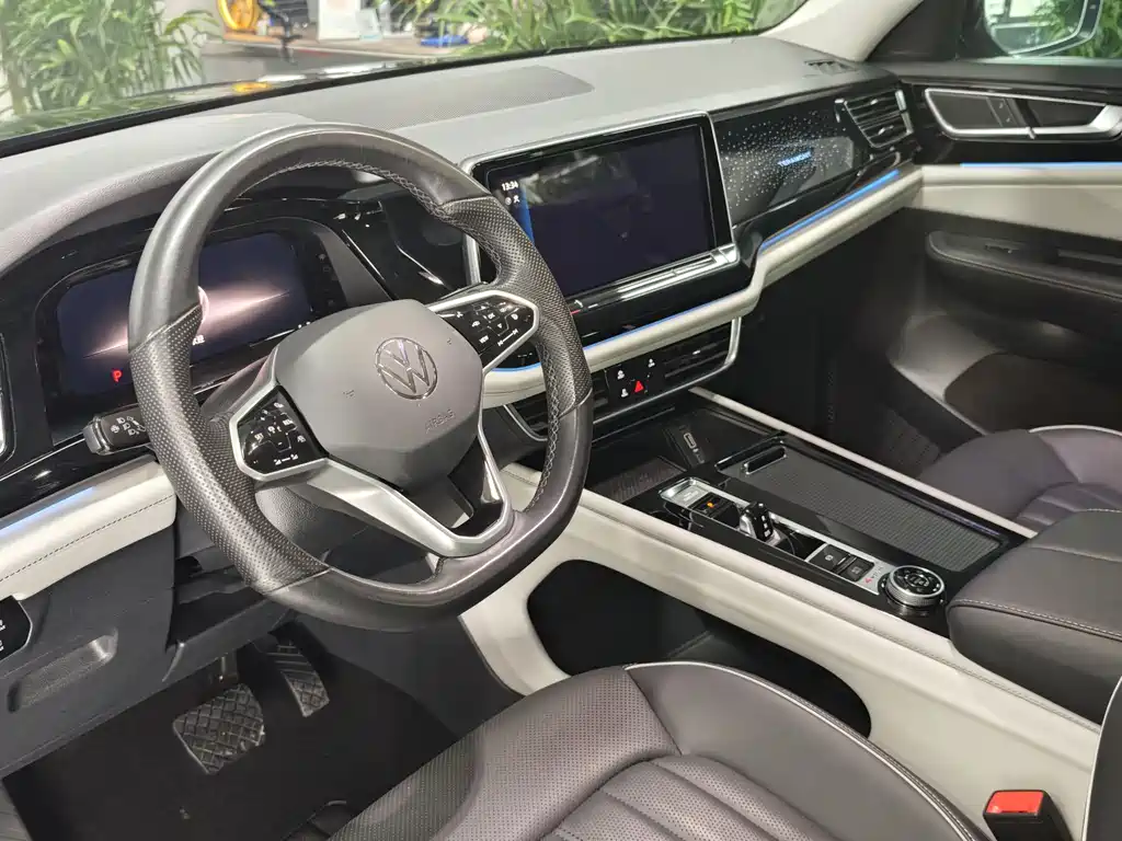 Touron 2023 380TSI four-wheel drive luxury version купить на сайте DeffCars