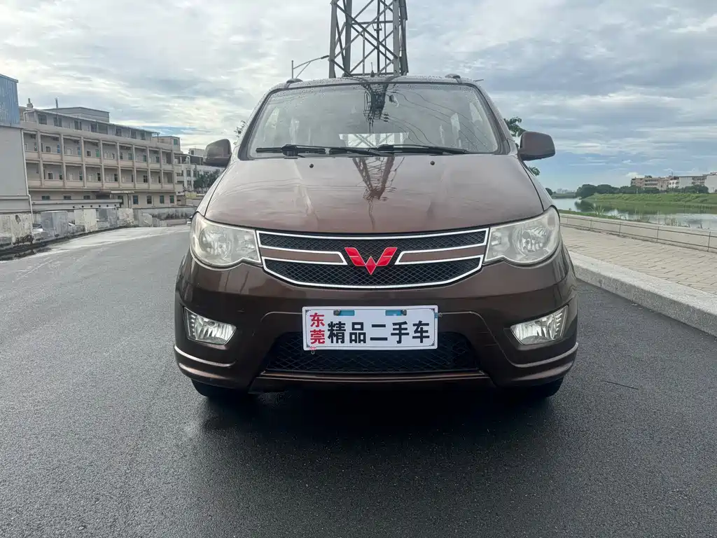 Wuling Hongguang 2014 1.5L S standard model купить на сайте DeffCars