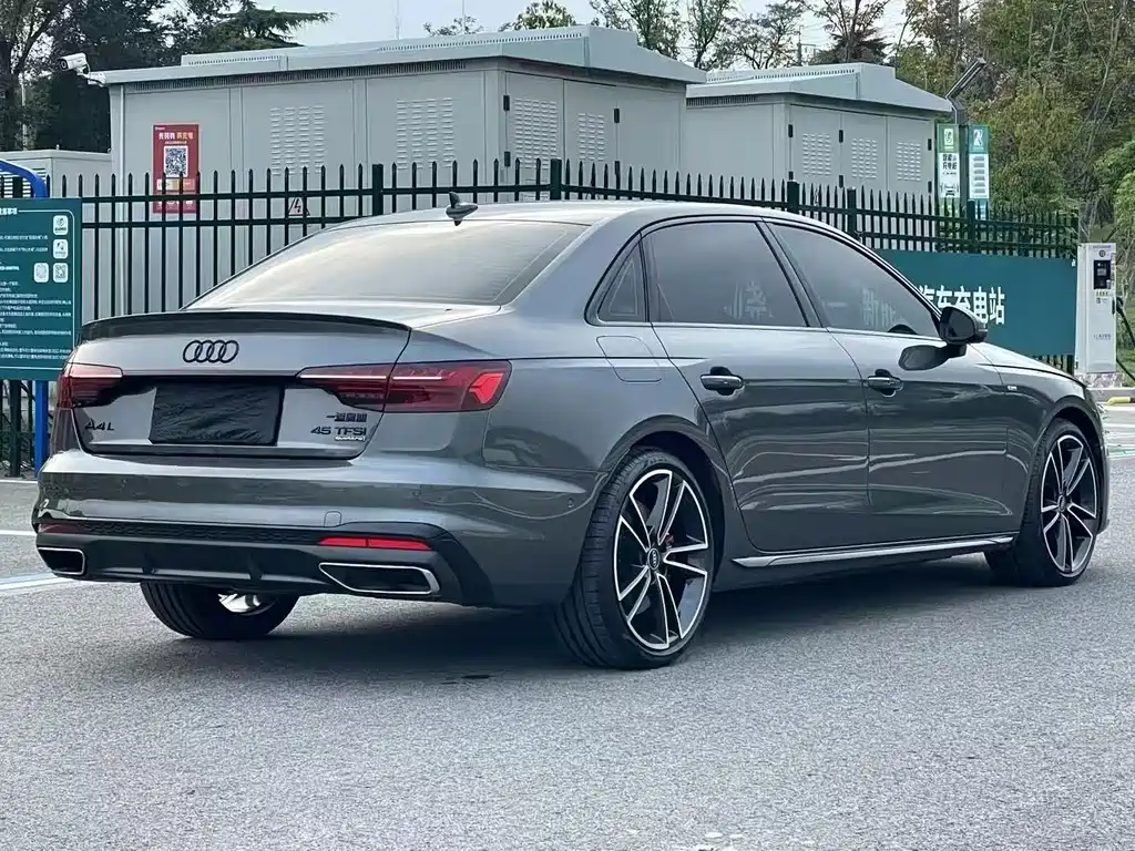 Audi A4L 2025 model 2 million Yuexiang version 45 TFSI quattro premium dynamic model купить на сайте DeffCars
