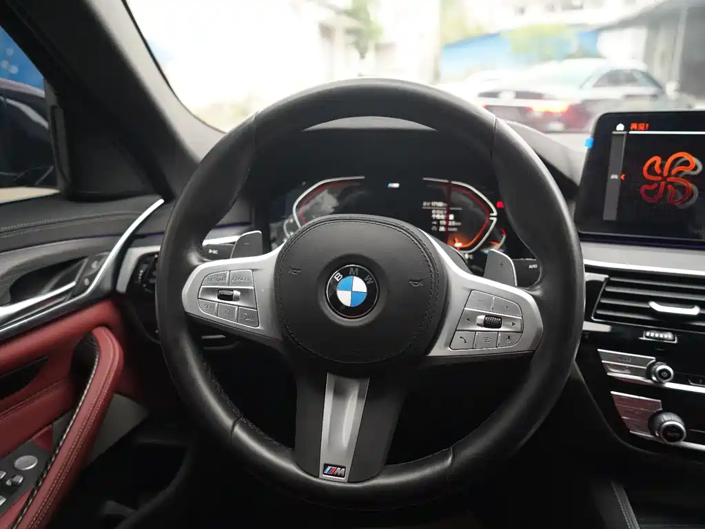 BMW 5 Series 2023 facelift 530Li leading M sports package купить на сайте DeffCars
